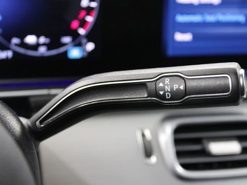 Used 2024 Mercedes-Benz GLE 450e 4MATIC image 39