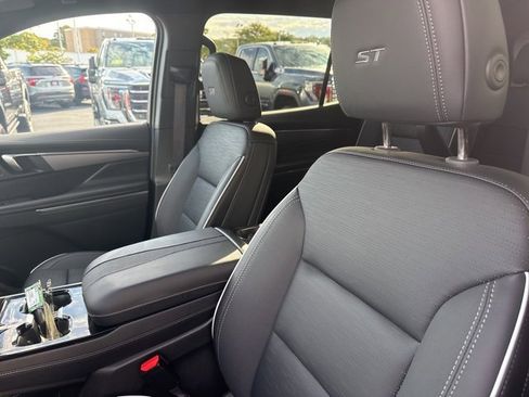 New 2025 Buick Enclave Sport Touring w/ Power Package image 13