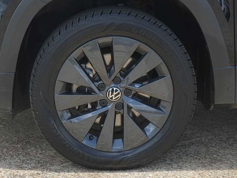 Used 2024 Volkswagen Taos S FWD image 7