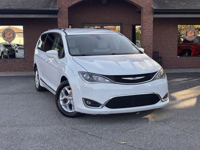 Used 2017 Chrysler Pacifica Touring-L Plus w/ Tire & Wheel Group