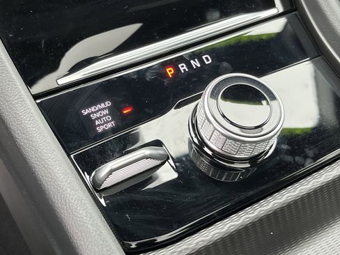 Used 2025 Jeep Grand Cherokee Limited image 27