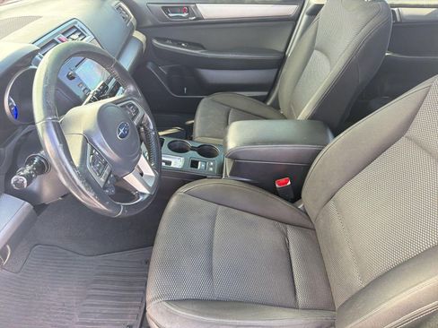 Used 2017 Subaru Outback 2.5i Premium AWD/4WD image 5