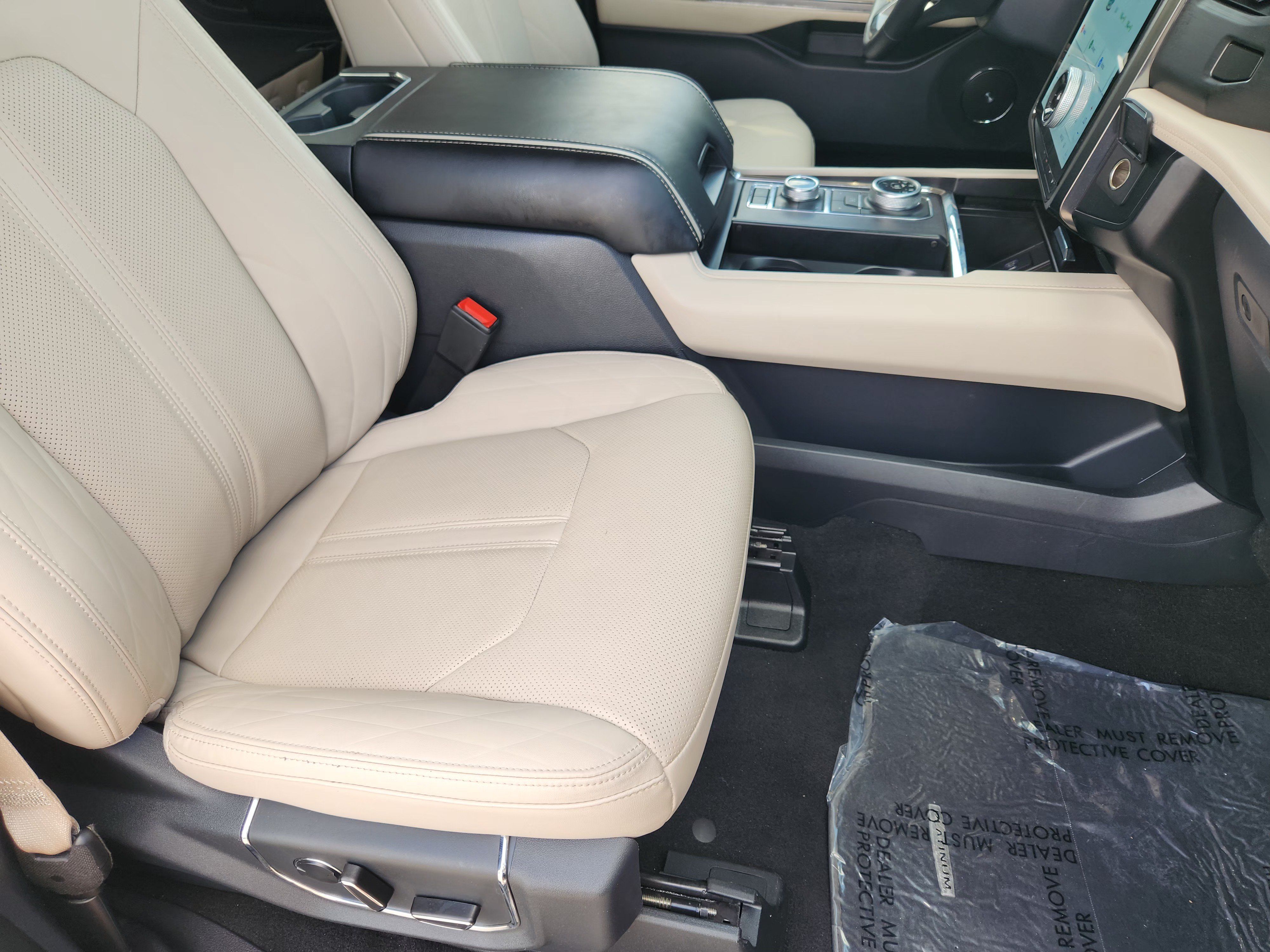 Used 2024 Ford Expedition Max Platinum AWD/4WD image 15