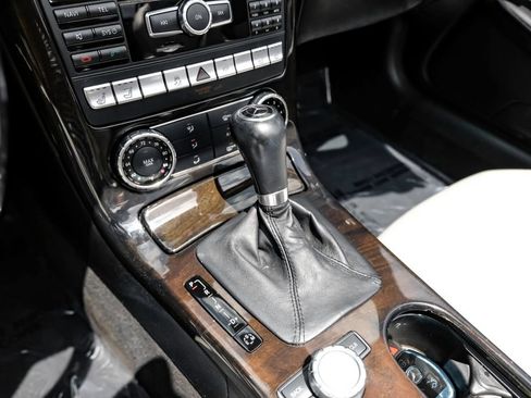 Used 2014 Mercedes-Benz SLK 350 image 18