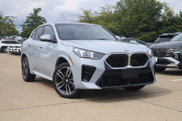 Used 2026 BMW X2 xDrive28i AWD/4WD image 2