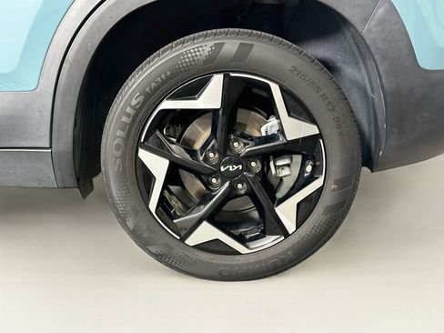 Used 2024 Kia Seltos EX AWD/4WD image 11