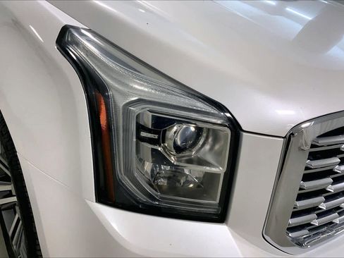 Used 2018 GMC Yukon Denali w/ Denali Ultimate Package image 28