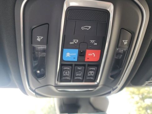 New 2025 Jeep Grand Cherokee L Overland w/ Luxury Tech Group IV image 11