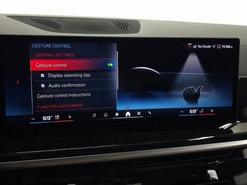 Used 2025 BMW X7 M60i image 29