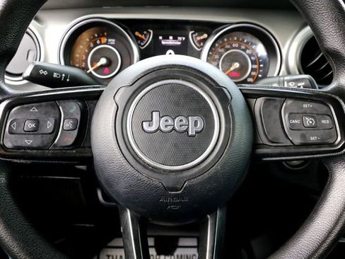Used 2021 Jeep Gladiator Sport w/ Trailer Tow Package AWD/4WD image 12