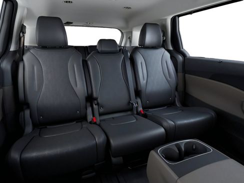 New 2026 Kia Carnival EX FWD image 16