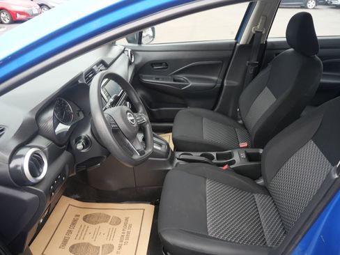 Used 2023 Nissan Versa S w/ Trunk Package image 10