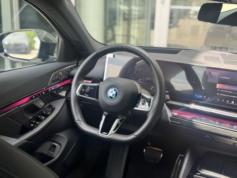 Certified 2026 BMW i5 eDrive40 w/ M Sport Package RWD image 23