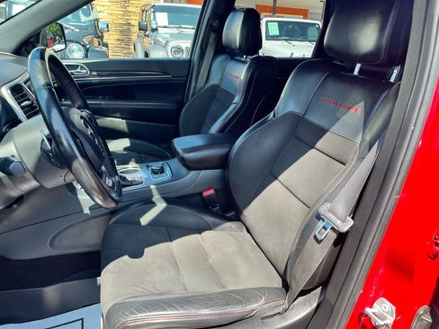 Used 2018 Jeep Grand Cherokee Trailhawk AWD/4WD image 11