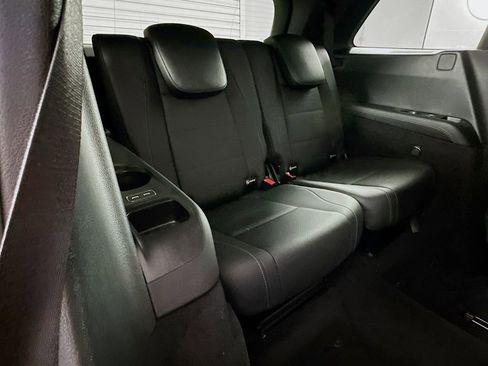 Used 2025 Mercedes-Benz GLS 450 4MATIC image 28