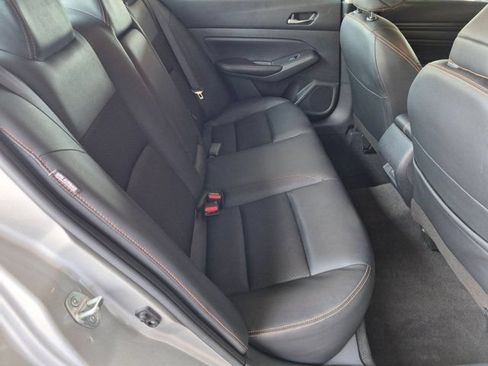 Used 2022 Nissan Altima 2.5 SR FWD image 17