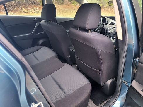 Used 2010 MAZDA MAZDA3 i Sport image 17