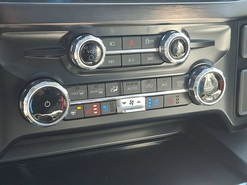 New 2026 Ford F250 Lariat w/ Black Appearance Package AWD/4WD image 10
