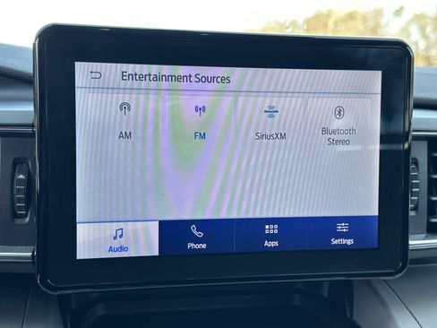 Used 2024 Ford Explorer XLT w/ Equipment Group 202A image 5