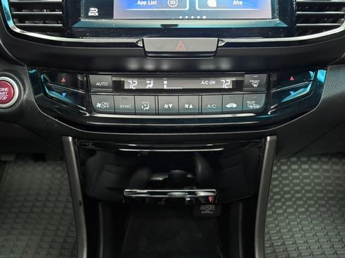 Used 2017 Honda Accord EX image 38