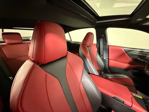 Used 2024 Lexus ES 300h F Sport image 36