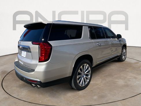 Used 2022 GMC Yukon XL Denali image 10