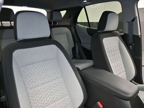 Used 2023 Chevrolet Equinox LS w/ LS Convenience Package FWD image 28