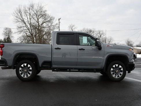 Used 2025 Chevrolet Silverado 2500 Custom w/ Custom Value Package image 8