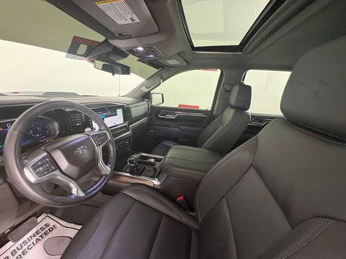 Used 2026 Chevrolet Silverado 1500 LT Trail Boss w/ LT Trail Boss Premium Package AWD/4WD image 12