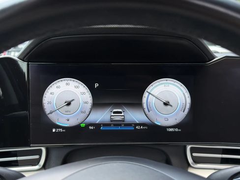 Used 2022 Hyundai Elantra Limited w/ Preferred Accessory Package FWD image 25
