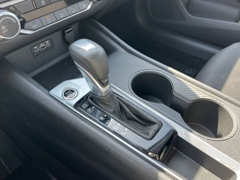 Used 2025 Nissan Altima 2.5 SV image 42