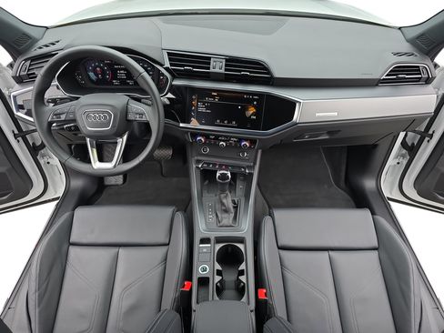 Used 2025 Audi Q3 2.0T Premium w/ Convenience Package AWD/4WD image 9