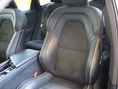 Used 2019 Volvo XC60 T6 R-Design w/ Protection Package Premier AWD/4WD image 31