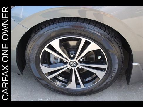 Used 2022 Nissan Sentra SV FWD image 11