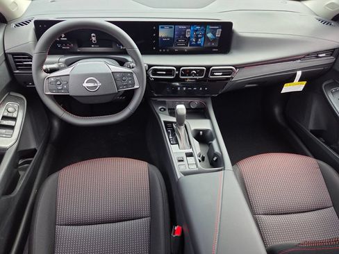 New 2026 Nissan Sentra SR FWD image 6