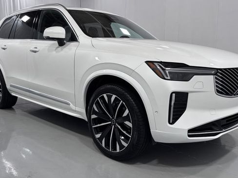 Certified 2026 Volvo XC90 B6 Plus AWD/4WD image 4
