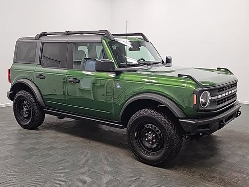 Used 2022 Ford Bronco Black Diamond image 2