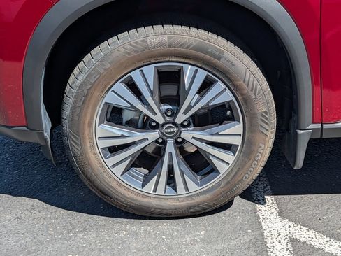 Used 2022 Nissan Rogue SV AWD/4WD image 12