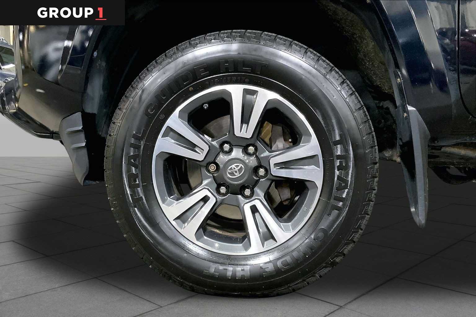 Certified 2019 Toyota Tacoma TRD Sport w/ Technology Package AWD/4WD image 11