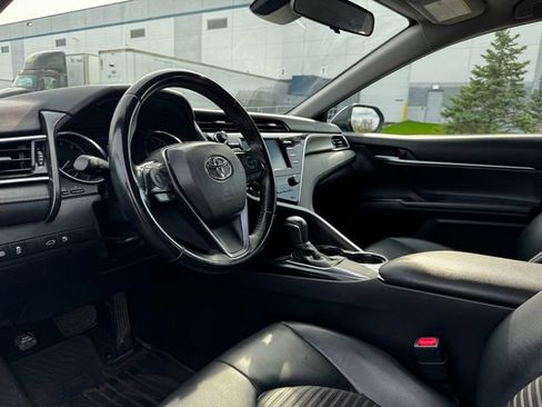 Used 2018 Toyota Camry SE FWD image 9