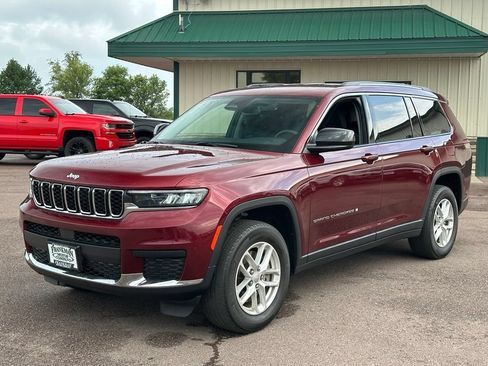 Used 2023 Jeep Grand Cherokee L Laredo w/ Luxury Tech Group I AWD/4WD image 4