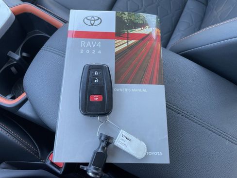 Used 2024 Toyota RAV4 Adventure image 43