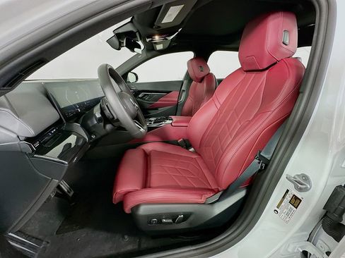 Used 2025 BMW 530i w/ M Sport Package image 21