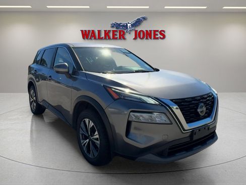 Used 2023 Nissan Rogue SV image 1