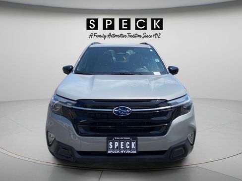 Used 2025 Subaru Forester Touring AWD/4WD image 8