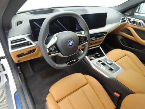 Certified 2025 BMW i4 eDrive40 w/ Premium Package image 9