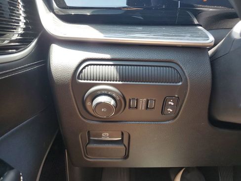 Used 2022 Jeep Wagoneer Series II AWD/4WD image 22