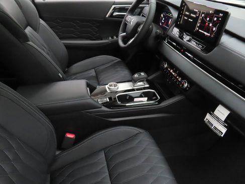 New 2026 Mitsubishi Outlander SEL FWD image 24