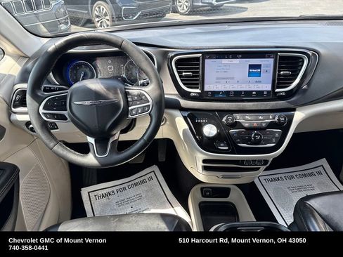 Used 2023 Chrysler Pacifica Touring-L FWD image 29