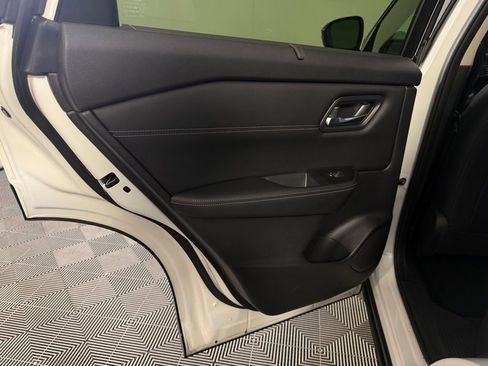 Used 2025 Nissan Rogue SL w/ Tech Package FWD image 24